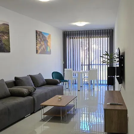 Valley 1 Apartment